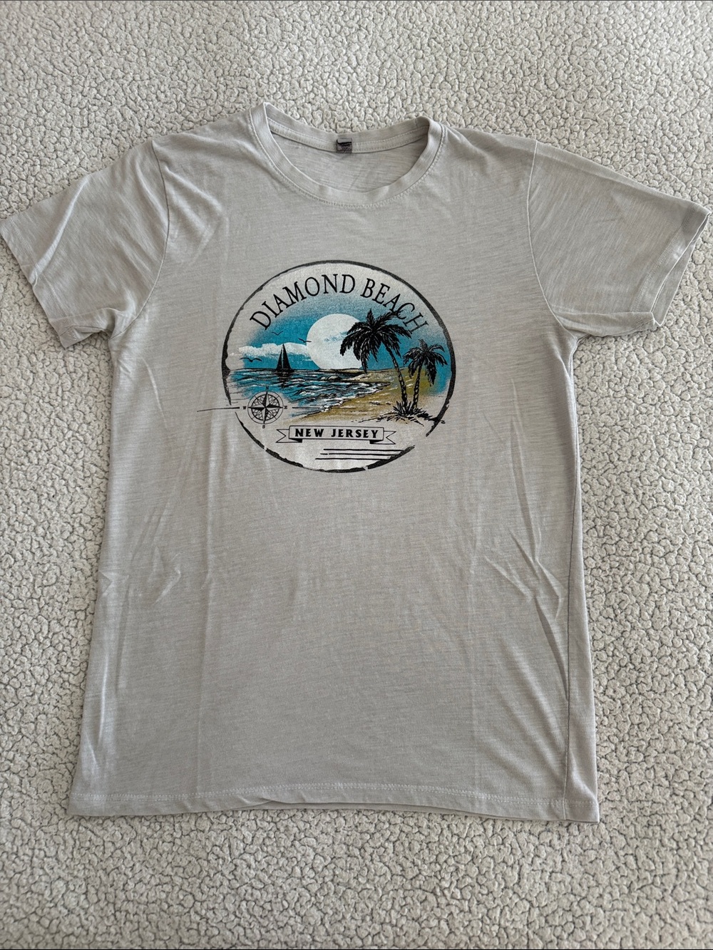 Vintage Diamond Beach New Jersey Graphic Tee - Light Gray Crew